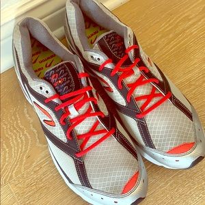 Newton men’s size 14 running shoe